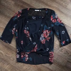 Navy floral 3/4 sleeve blouse